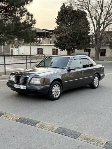 Mercedes E 250 1990, 418,309 km - 2.5 l - Bakı