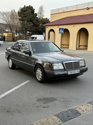 Mercedes E 250 1990, 418,309 km - 2.5 l - Bakı