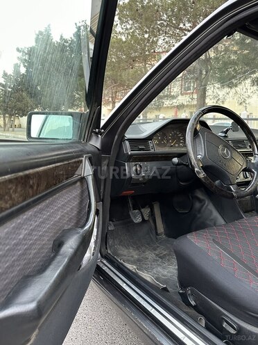 Mercedes E 250 1990, 418,309 km - 2.5 l - Bakı
