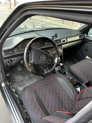 Mercedes E 250 1990, 418,309 km - 2.5 l - Bakı