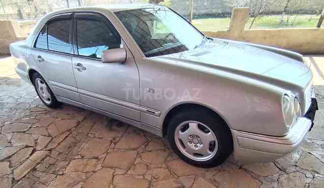 Mercedes E 230 1998, 367,000 km - 2.5 l - Bakı
