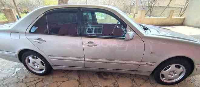 Mercedes E 230 1998, 367,000 km - 2.5 l - Bakı