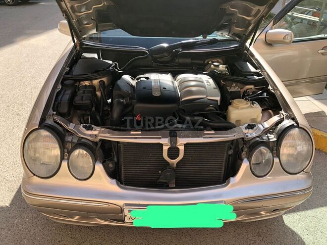 Mercedes E 220 2000, 222,000 km - 2.2 l - Bakı