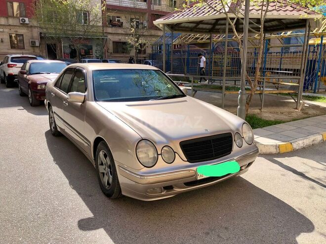 Mercedes E 220 2000, 222,000 km - 2.2 l - Bakı