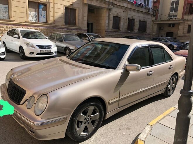 Mercedes E 220 2000, 222,000 km - 2.2 l - Bakı