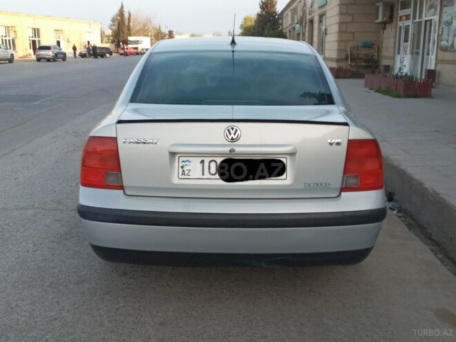 Volkswagen Passat 1999, 126,200 km - 2.3 l - Salyan