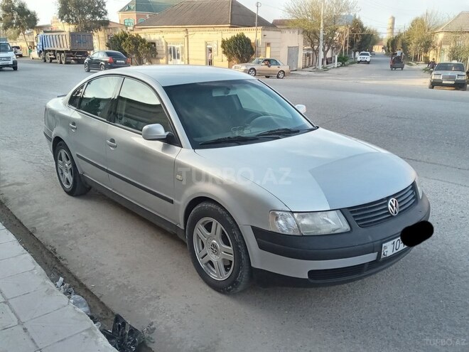 Volkswagen Passat 1999, 126,200 km - 2.3 l - Salyan