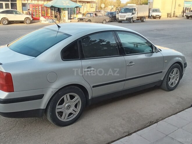 Volkswagen Passat 1999, 126,200 km - 2.3 l - Salyan