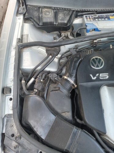Volkswagen Passat 1999, 126,200 km - 2.3 l - Salyan