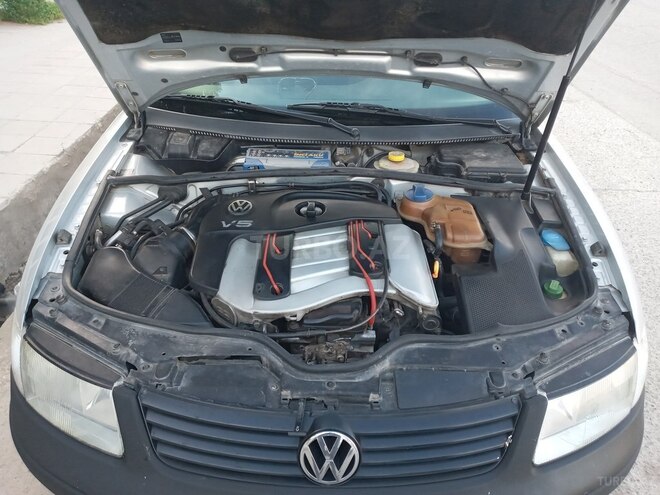 Volkswagen Passat 1999, 126,200 km - 2.3 l - Salyan