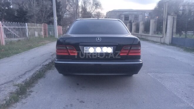 Mercedes E 240 1998, 364,000 km - 2.4 l - Sumqayıt