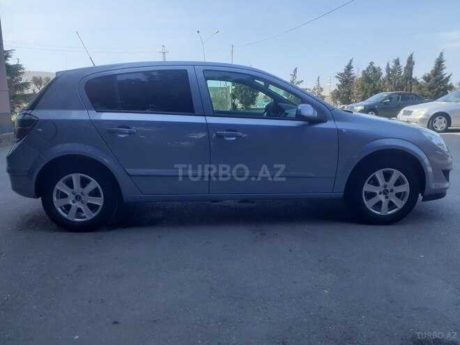 Opel Astra 2009, 124,000 km - 1.4 l - Bakı