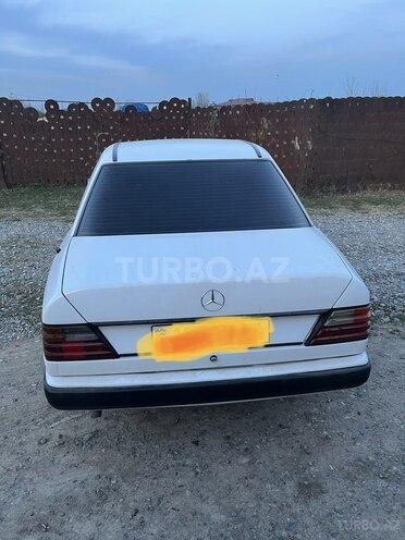 Mercedes E 200 1989, 242,300 km - 2.0 l - Bakı