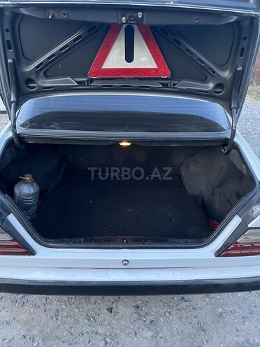Mercedes E 200 1989, 242,300 km - 2.0 l - Bakı