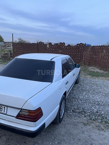 Mercedes E 200 1989, 242,300 km - 2.0 l - Bakı