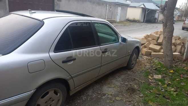 Mercedes C 220 1998, 440,000 km - 2.2 л - İmişli