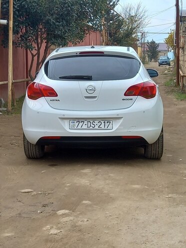 Opel Astra 2010, 296,000 km - 1.4 l - Bakı