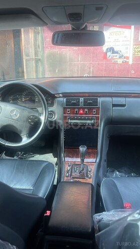 Mercedes E 220 2000, 321,522 km - 2.2 l - Bakı