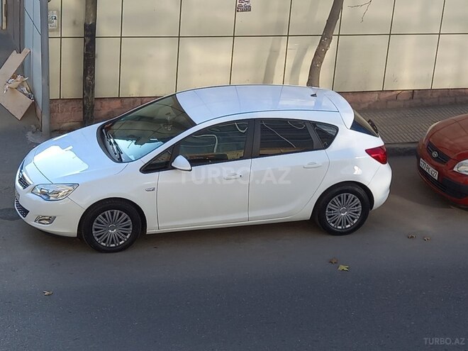 Opel Astra 2010, 296,000 km - 1.4 l - Bakı