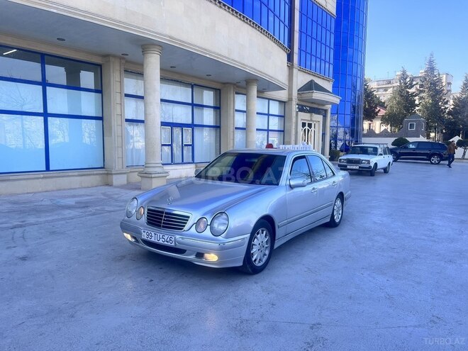 Mercedes E 220 2000, 321,522 km - 2.2 l - Bakı