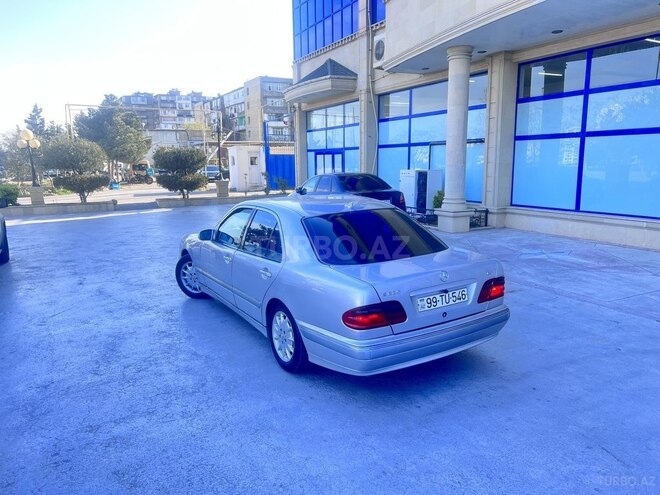 Mercedes E 220 2000, 321,522 km - 2.2 l - Bakı