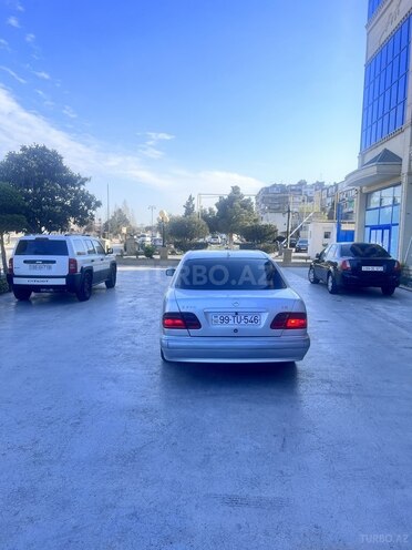 Mercedes E 220 2000, 321,522 km - 2.2 l - Bakı
