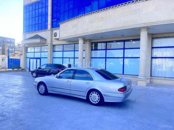 Mercedes E 220 2000, 321,522 km - 2.2 l - Bakı