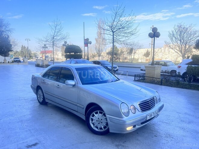 Mercedes E 220 2000, 321,522 km - 2.2 l - Bakı