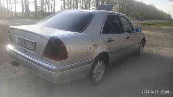 Mercedes C 250 1995, 440,000 km - 2.5 l - Masallı