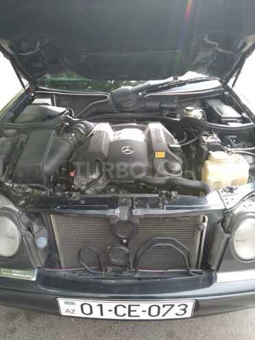 Mercedes E 240 1999, 250,000 km - 2.4 l - Bakı