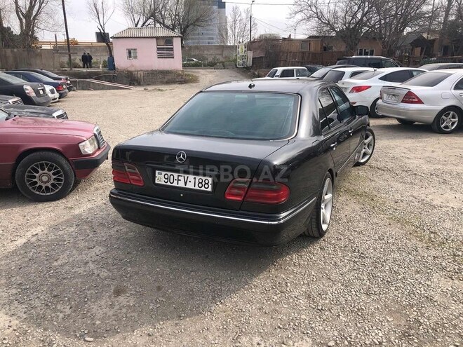Mercedes E 240 2001, 447,000 km - 2.4 l - Bakı