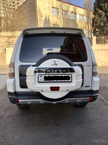 Mitsubishi Pajero 2008, 238,000 km - 3.0 l - Bakı