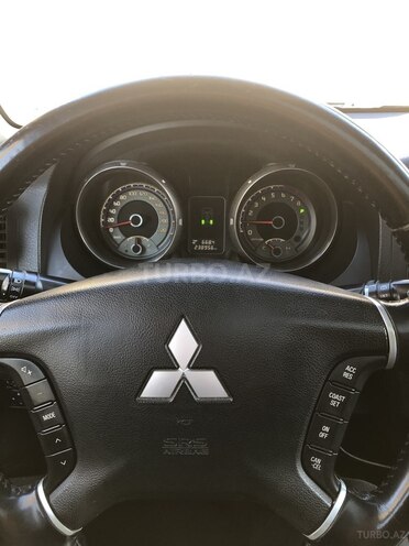 Mitsubishi Pajero 2008, 238,000 km - 3.0 l - Bakı
