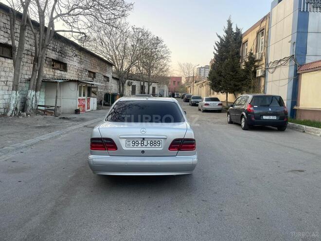 Mercedes E 220 2000, 354,000 km - 2.2 л - Bakı