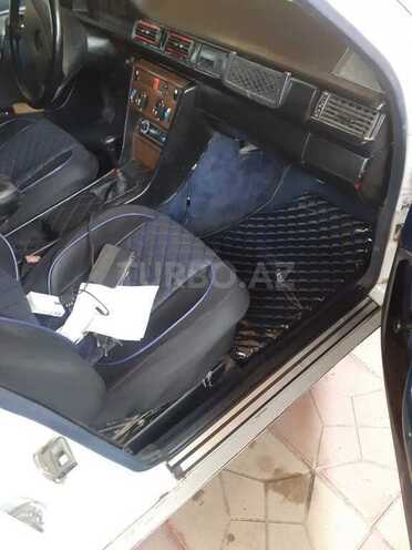 Mercedes E 250 1988, 625,890 km - 2.5 l - Masallı