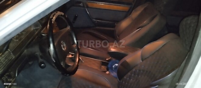 Mercedes E 250 1988, 625,890 km - 2.5 l - Masallı