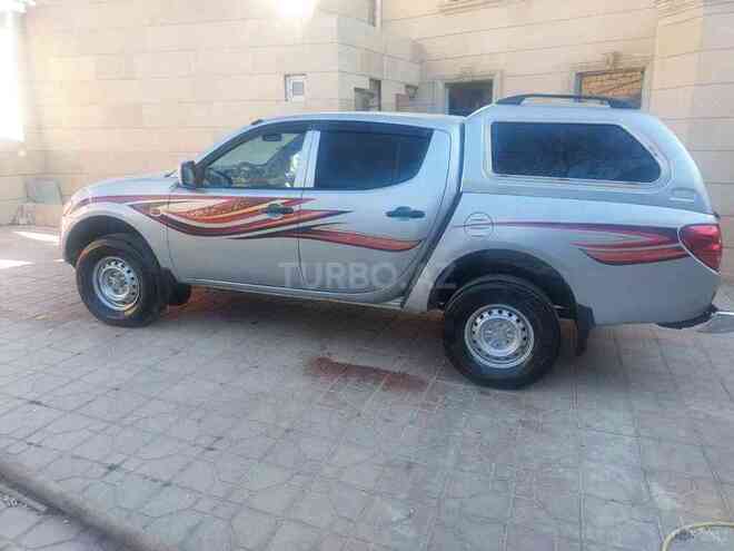 Mitsubishi L200 2008, 235,000 km - 2.5 л - Bakı