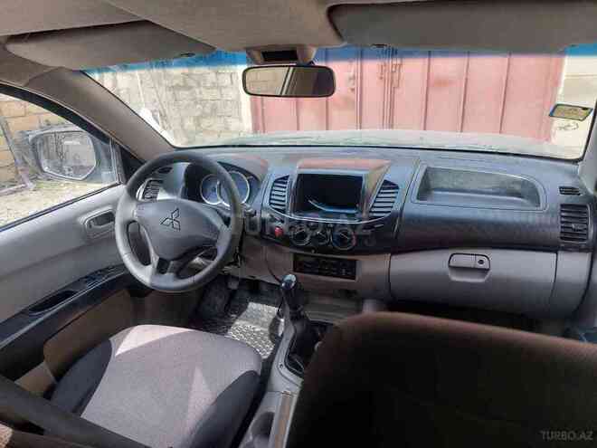 Mitsubishi L200 2008, 235,000 km - 2.5 л - Bakı