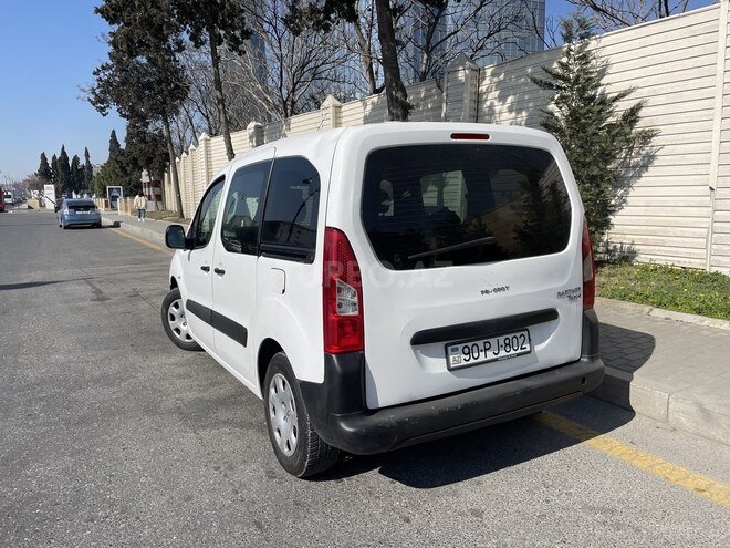 Peugeot Partner 2014, 228,000 km - 1.6 l - Bakı