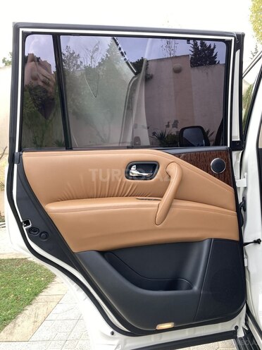 Nissan Patrol 2014, 153,200 km - 5.6 l - Bakı