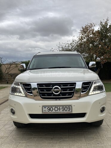 Nissan Patrol 2014, 153,200 km - 5.6 l - Bakı