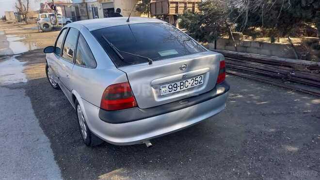 Opel Vectra 1997, 235,000 km - 1.8 l - Sumqayıt