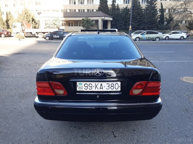 Mercedes E 220 1998, 243,000 km - 2.2 л - Bakı