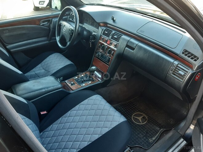 Mercedes E 220 1998, 243,000 km - 2.2 л - Bakı