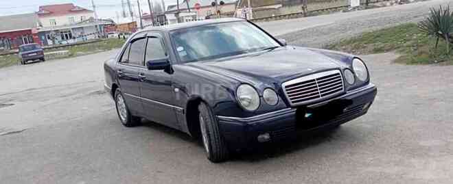 Mercedes E 200 1997, 260,000 km - 2.0 l - Bakı