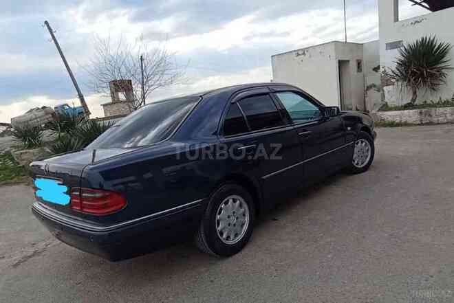 Mercedes E 200 1997, 260,000 km - 2.0 l - Bakı