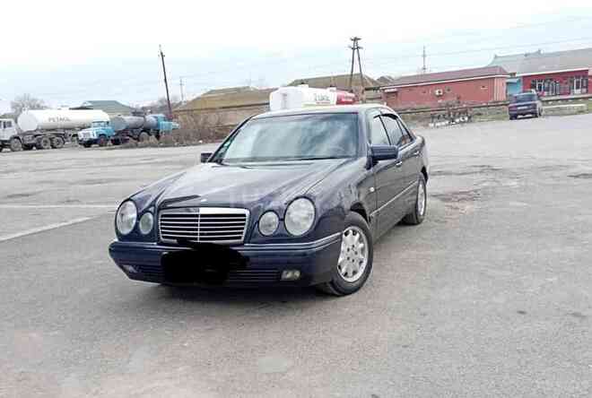 Mercedes E 200 1997, 260,000 km - 2.0 l - Bakı
