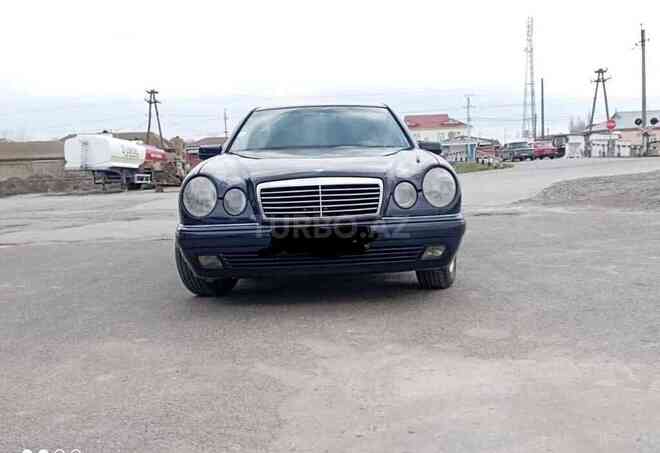 Mercedes E 200 1997, 260,000 km - 2.0 l - Bakı