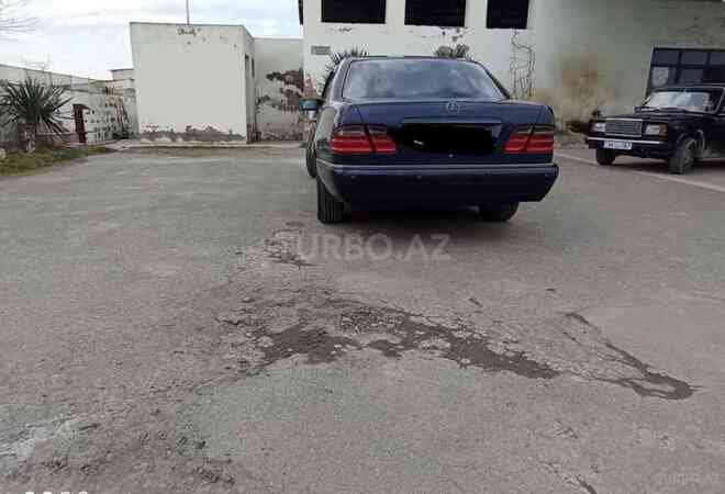 Mercedes E 200 1997, 260,000 km - 2.0 l - Bakı