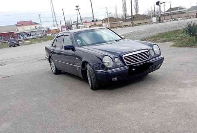 Mercedes E 200 1997, 260,000 km - 2.0 l - Bakı